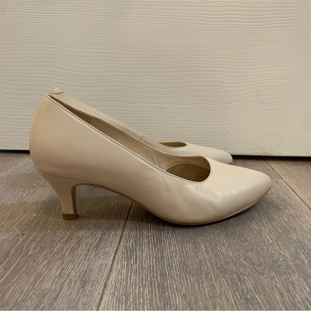 Calla AVA - LIGHT BEIGE LEATHER wide foot kitten heel for bunions sz 37
